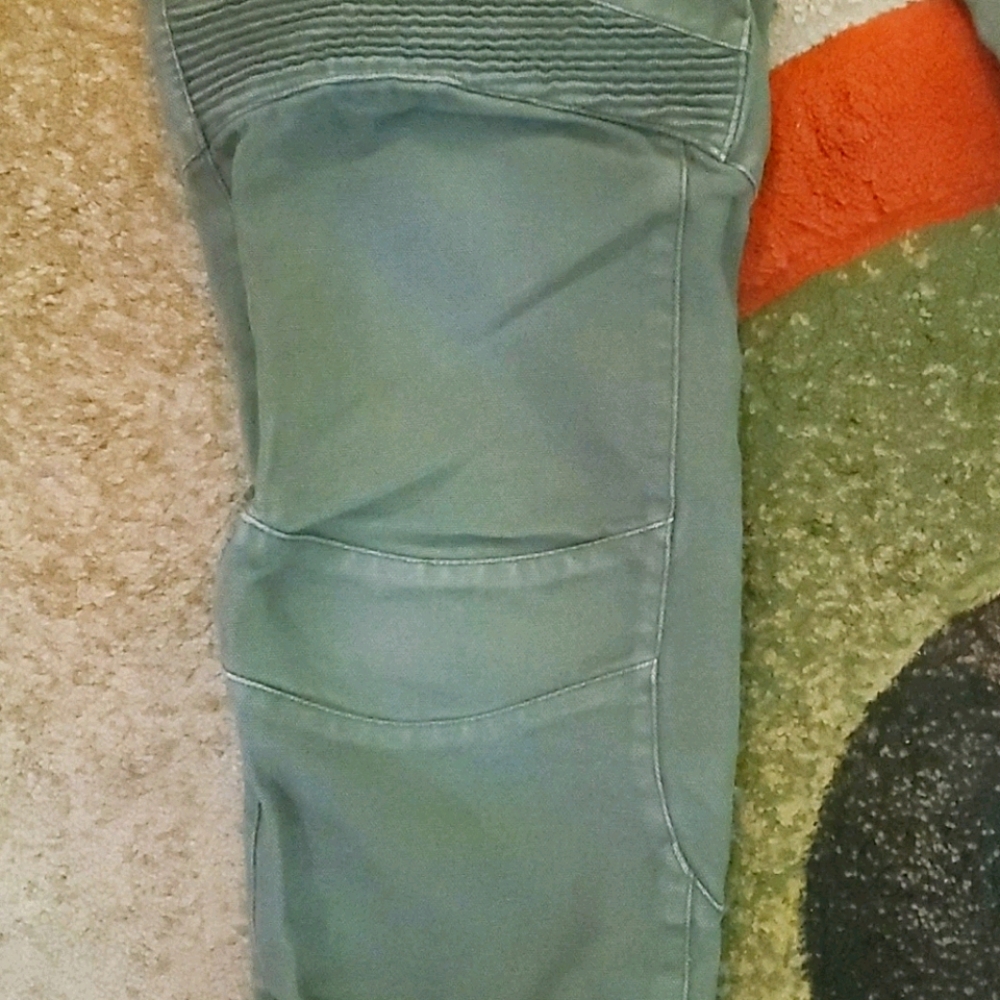 Pants - Picture 2 of 8